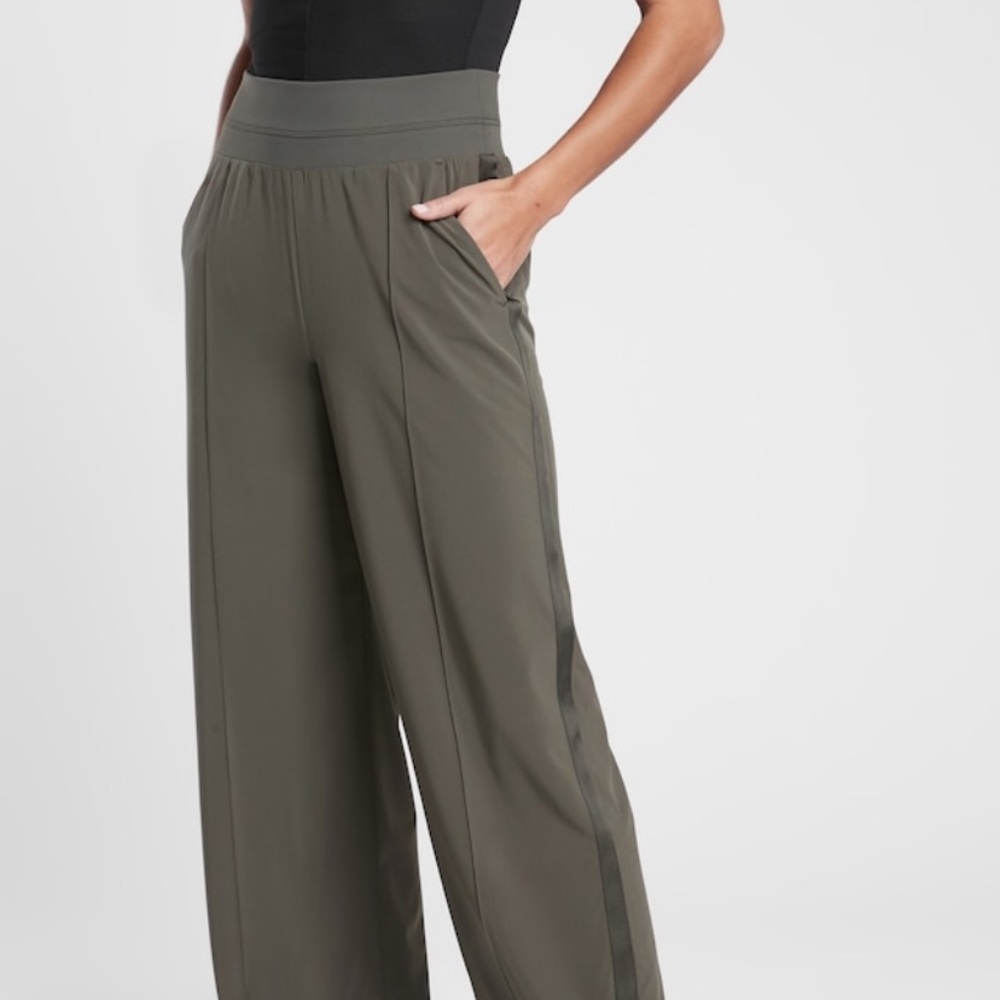 Gray Nolita wide leg pant- size 6- Athleta
